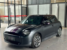 电动MINI COOPER 2024款 456km COOPER E 经典派