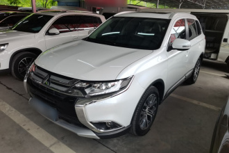 三菱 欧蓝德 2018款 2.0L 两驱荣耀版 5座