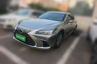 雷克萨斯ES 2025款 200 臻享版