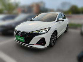 长安 逸动 2022款 PLUS 蓝鲸NE 1.4T GDI DCT尊贵版