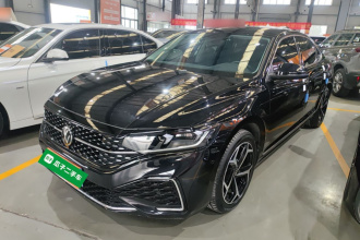 大众 帕萨特 2025款 出众款 380TSI 星空龙腾版