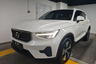 沃尔沃XC40 2024款 B3 智远豪华版