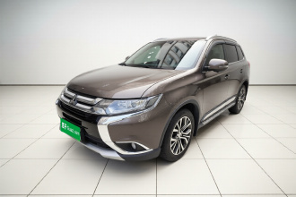 三菱 欧蓝德 2018款 2.0L 两驱荣耀版 5座
