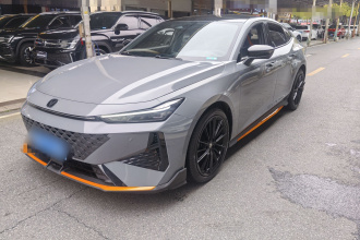 长安UNI-V 2024款 1.5T 尊贵运动型