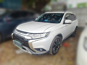 三菱 欧蓝德 2019款 2.0L 两驱畅享版 7座 国VI