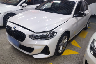 宝马1系 2022款 120i M运动曜夜版