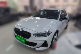宝马1系 2021款 120i M运动曜夜版