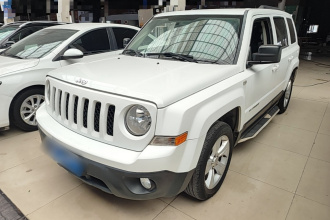 Jeep 自由客 2014款 2.0L 运动增强版