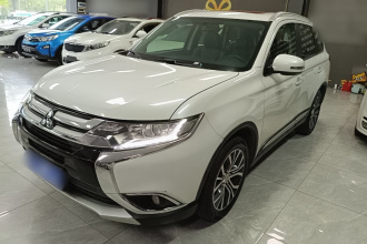 三菱 欧蓝德 2018款 2.0L 两驱荣耀版 5座