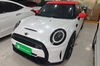 MINI 2022款 改款 2.0T COOPER S 经典派 五门版