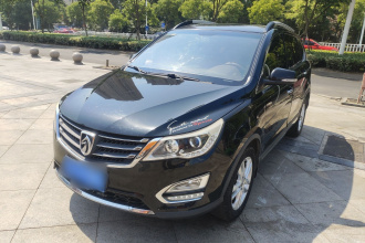 宝骏560 2015款 1.8L 手动精英型