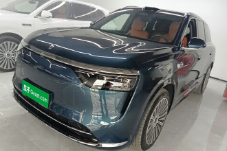 鸿蒙智行 问界M8 2025款 增程 Ultra版 53.4kWh 6座版 (192线激光雷达）