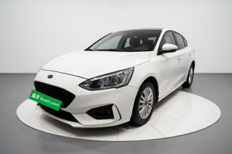 福特 福克斯 2020款 三厢 1.5L 自动锋跃型