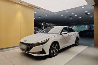 现代 伊兰特 2022款 1.5L CVT LUX尊贵版