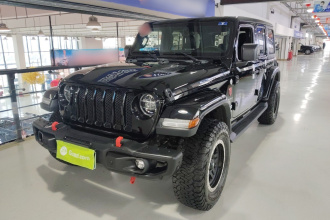 Jeep 牧马人 2019款 2.0T Sahara 四门版 国VI
