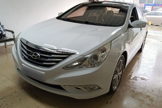 现代 索纳塔 2014款 2.0L 自动豪华版