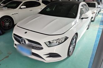 奔驰A级 2022款 改款 A 180 L 运动轿车