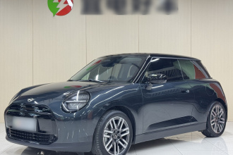 电动MINI COOPER 2024款 456km COOPER E 经典派