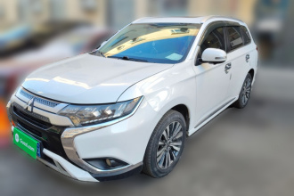 三菱 欧蓝德 2021款 2.4L 四驱致享版 7座