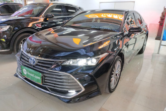 丰田 亚洲龙 2019款 双擎 2.5L XLE尊贵版 国VI