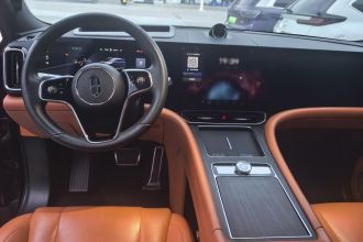 鸿蒙智行 问界M9 2024款 增程 Ultra版 42kWh 6座版
