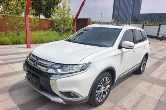 三菱 欧蓝德 2018款 2.0L 两驱荣耀版 5座