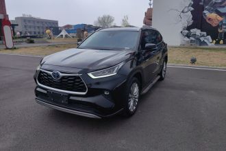 丰田 汉兰达 2022款 双擎 2.5L 四驱尊贵版 7座