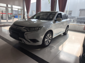 三菱 欧蓝德 2021款 2.0L 两驱畅行版 5座