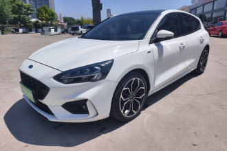 福特 福克斯 2020款 两厢 EcoBoost 180 自动ST Line