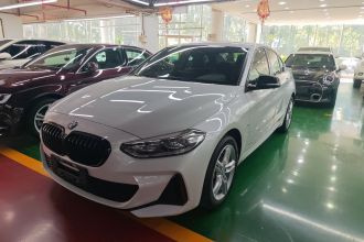 宝马1系 2021款 改款 120i M运动曜夜版