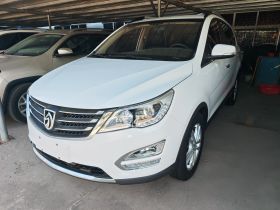 宝骏560 2015款 1.8L 手动精英型