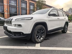 Jeep 自由光 2016款 2.4L 专业智能版