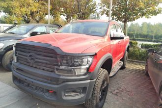 中兴1949 2024款 2.0T乘用版汽油自动四驱舒适型标箱