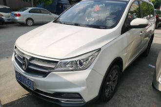 宝骏730 2021款 1.5L 手动时尚型 7座