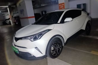 丰田C-HR 2018款 2.0L 领先天窗版 国VI