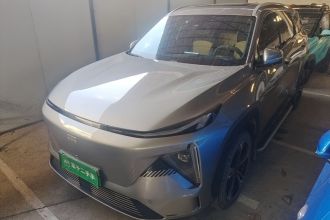 吉利银河 银河L7 2024款 1.5T 115km PLUS  龙腾版