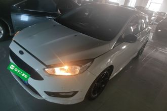 福特 福克斯 2017款 1.5T CTCC 白黑限量版