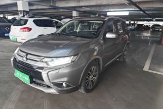 三菱 欧蓝德 2016款 2.4L 四驱豪华版 7座