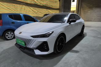 长安UNI-V 2022款 1.5T 尊贵型