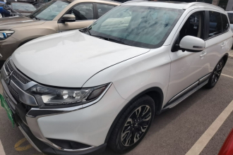 三菱 欧蓝德 2019款 2.0L 两驱畅享版 7座 国VI
