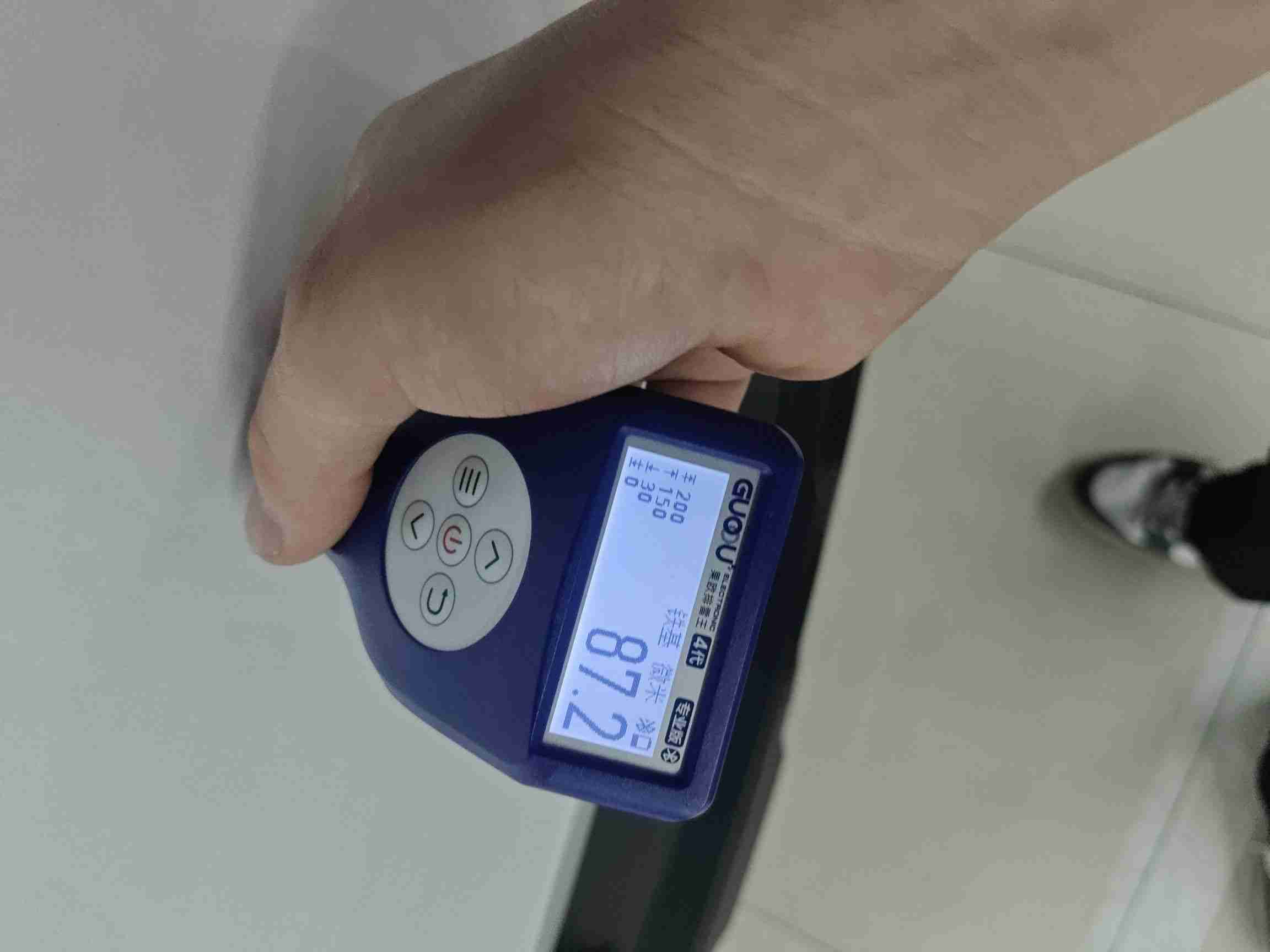 后备箱盖喷漆或更换痕迹实拍