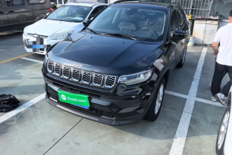 Jeep 指南者 2021款 220T 自动领先版