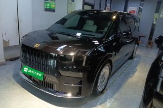 极氪009 2024款 六座行政版四驱 108kWh