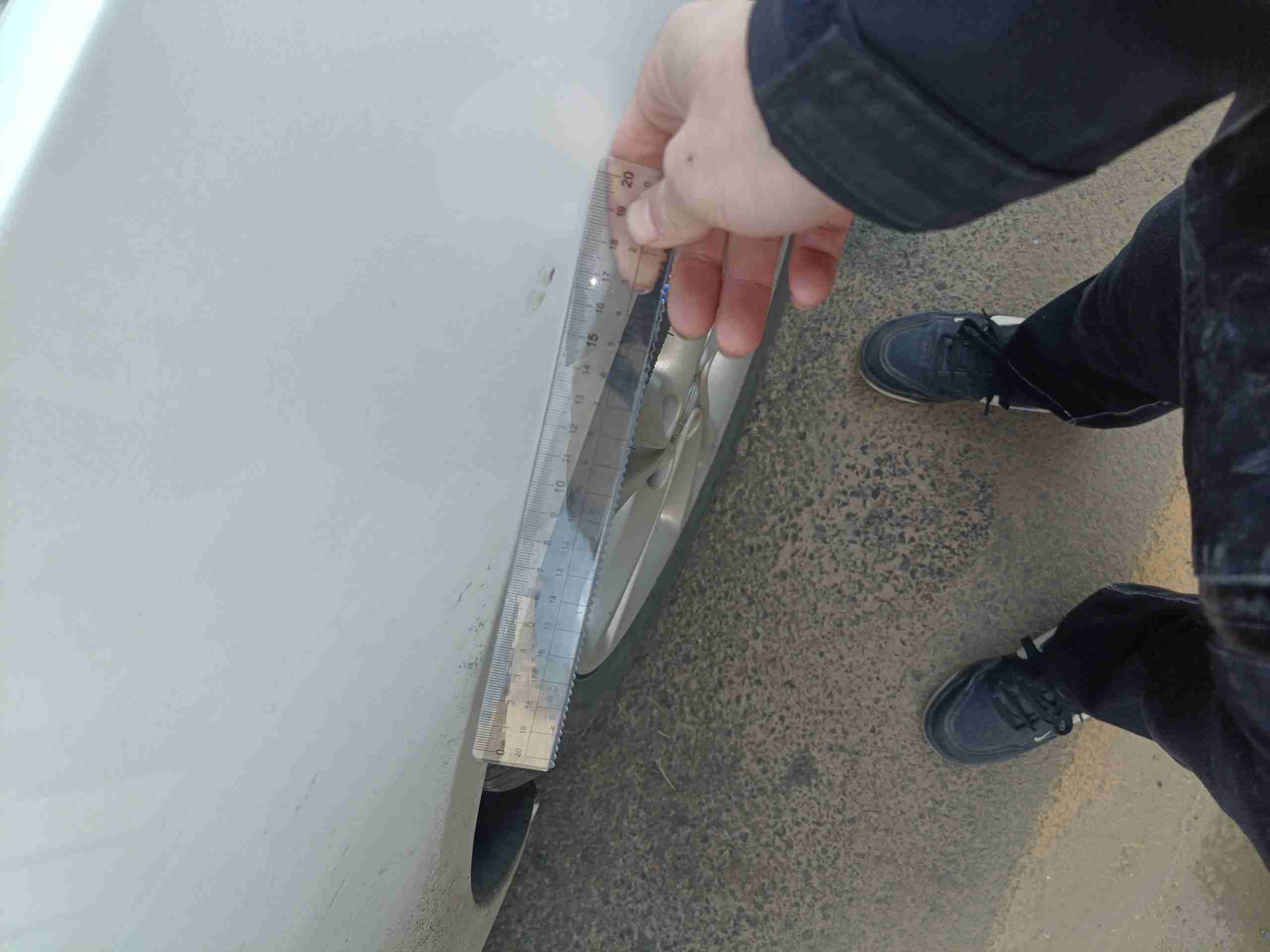 车辆右前翼子板外观展示