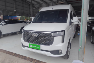 上汽大通MAXUS 新途V80 2025款 PRO傲运通 2.0T 手动长轴中顶 6/7/8/9座