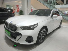 宝马i5 2024款 eDrive 35L M运动套装