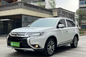 三菱 欧蓝德 2018款 2.4L 四驱精英版 5座