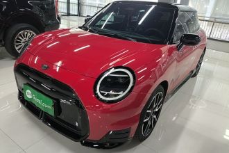电动MINI COOPER 2024款 452km COOPER SE 赛车手