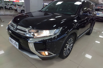 三菱 欧蓝德 2018款 2.0L 两驱荣耀版 5座