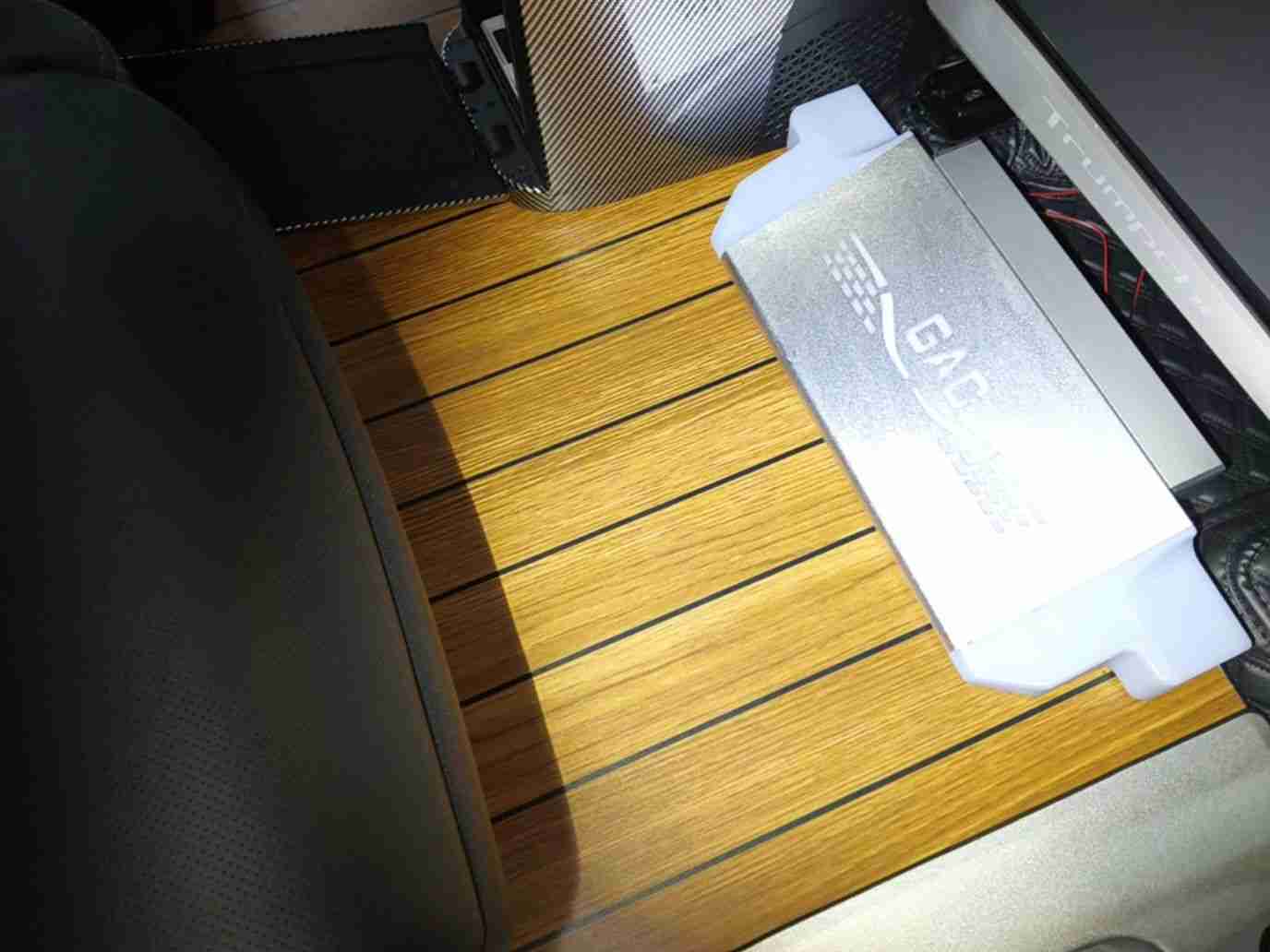 车辆内饰地板改装情况实拍